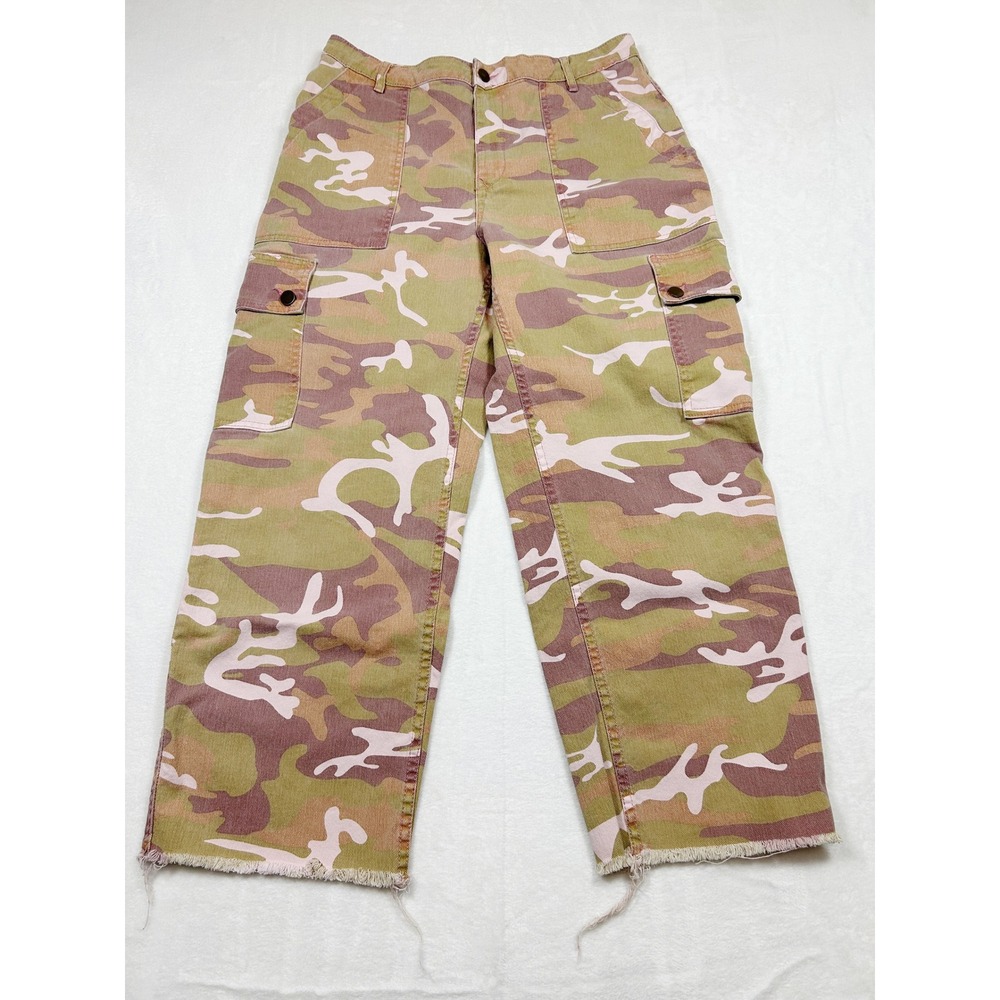 Hollister Ultra High Rise Mom Jeans Pink Camo Cargo Pants Raw Hem Size 13 W31
